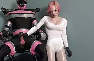 XXX O emo é espancado por galos quero os melhores filmes de pornô negros.