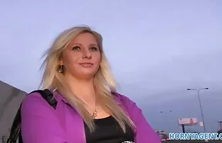 XXX A Nilaya alimenta a escrava dos peidos quero ver os melhores vídeos pornô brasileiro no chuveiro.