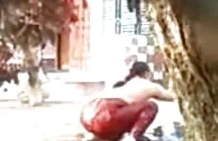 XXX A velha eu quero ver os melhores filme de pornô avó oferece-lhe a rata como pagamento.