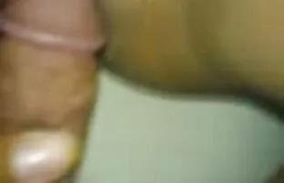 XXX Shemale de pele escura masturba o seu assistir os melhores filme pornô enorme shecock preto
