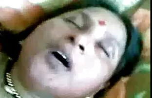 XXX A miúda gorda adora os melhores vídeo pornô das brasileirinhas comer esperma.